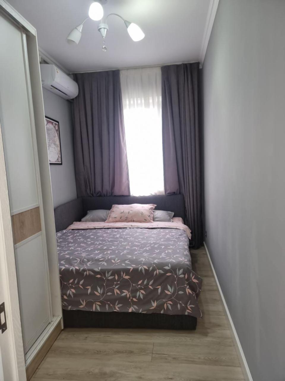 Charming And Modern Apartment At Heart Of טשקנט חדר תמונה